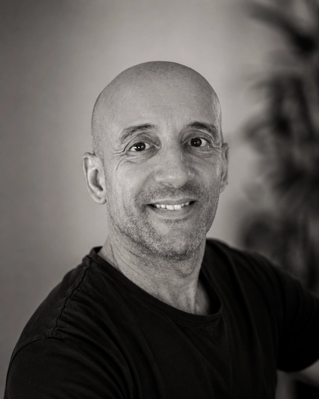 Paco Estarelles en el retrato de su presentación.